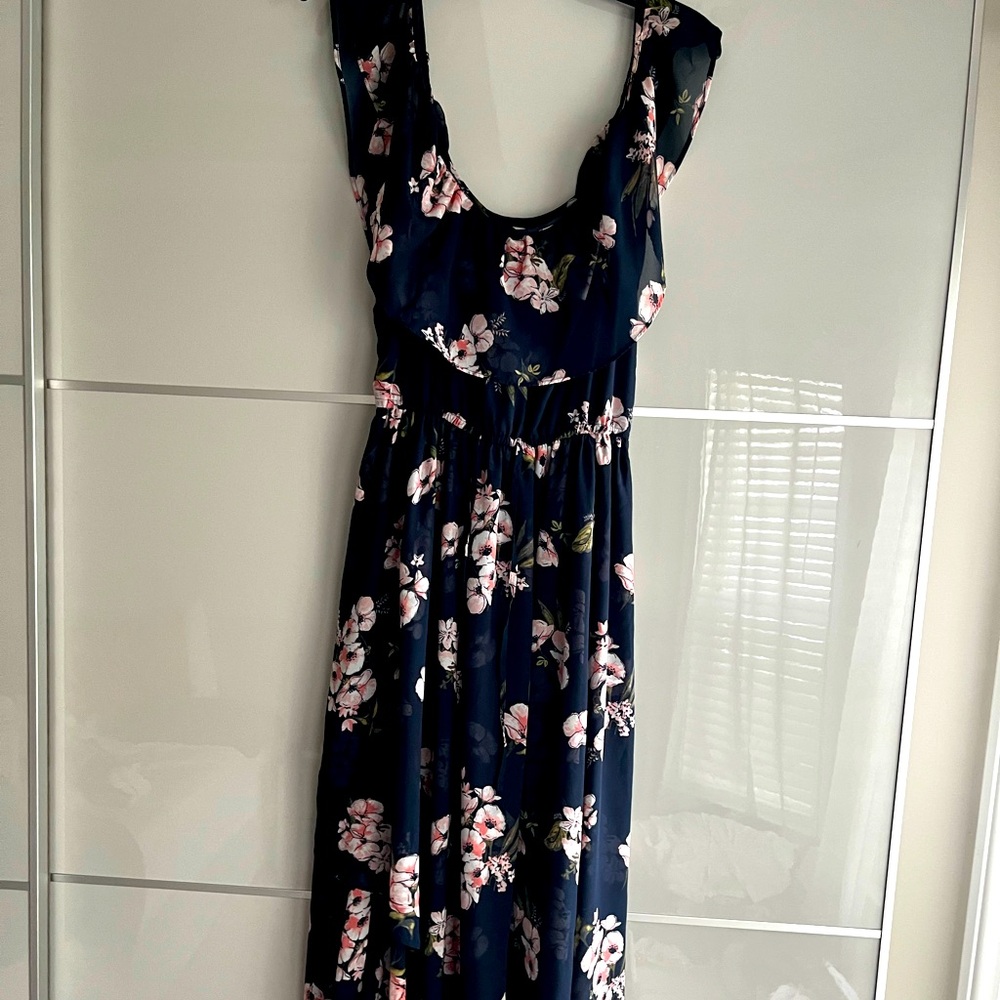Abercrombie chiffon maxi dress in blue print with pink flowers. EUC size M